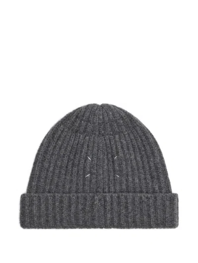 Maison Margiela Ribbed Stitch Cap In Gray