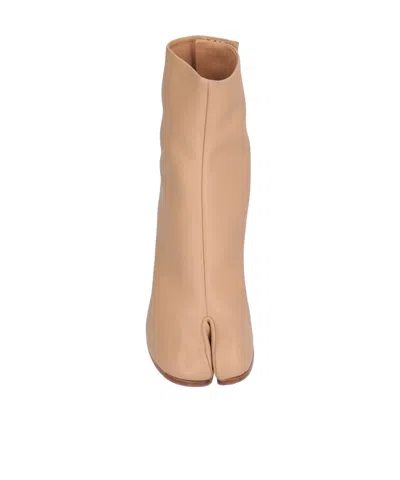 Maison Margiela Round-toe Leather Boots In Neutral
