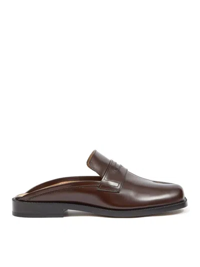 Maison Margiela Leather Sandals With Round Toe Design In Brown