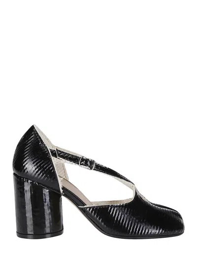 Maison Margiela Scarpa Tabi Pump Shining Bonded Leather In Black