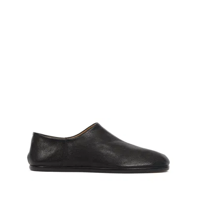 Maison Margiela Smooth Leather Loafers With Split-toe Design In Black