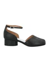 Maison Margiela Solid Color Courts In Black