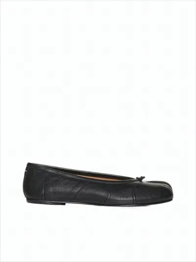 MAISON MARGIELA SPLIT-TOE BLACK LEATHER FLATS WITH KNOT ACCENT