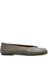 Maison Margiela Split-toe Flat In Green