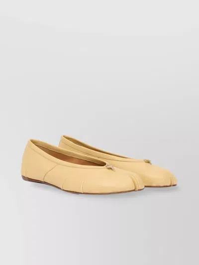 Maison Margiela Split Toe Leather Ballerina Shoes With Flat Rubber Sole In Beige