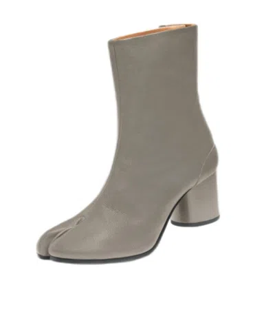 Maison Margiela Split-toed High-heeled Boots In Gray