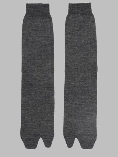 Maison Margiela Split-toe Wool Blend Socks In Gray