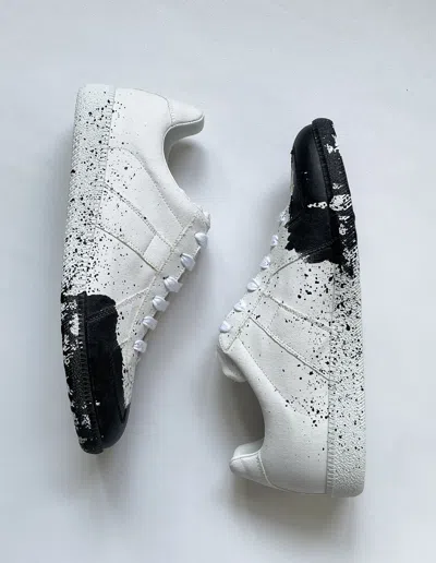 Pre-owned Maison Margiela S/s 23 Paint Splatter Gat Sneakers In White/black