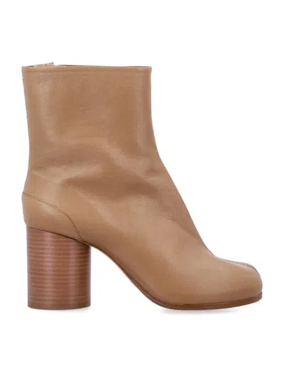 Maison Margiela Tabi 80 Boot In Brown