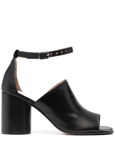 Maison Margiela Tabi Leather Sandals Shoes In Black
