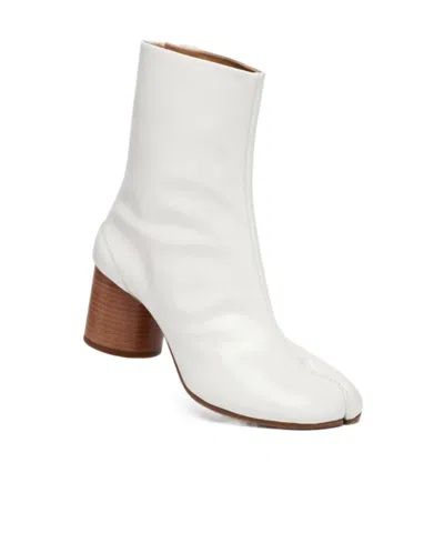 Maison Margiela Tabi Ankle Boot In White