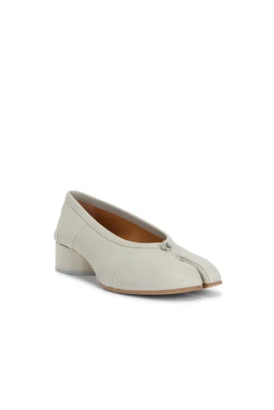 Maison Margiela Tabi Ballerina Flat In Gray