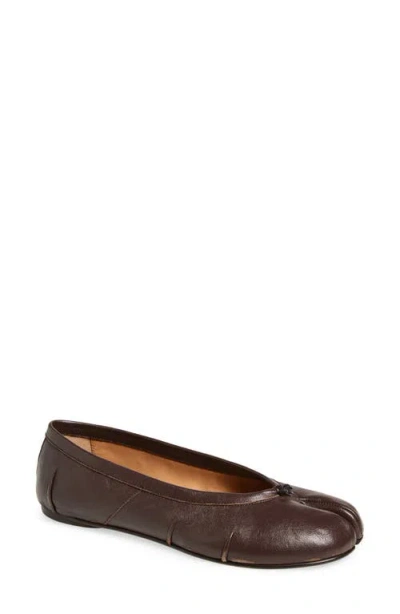 Maison Margiela Tabi Ballerina Flat In Brown
