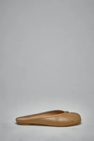 Maison Margiela Tabi Ballerina Mule In Sand
