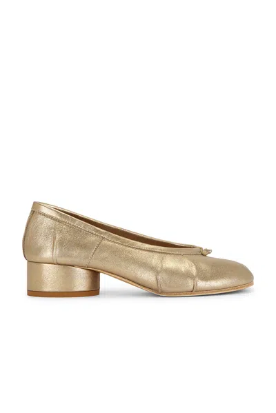 Maison Margiela Tabi Ballerina Pump In Gold