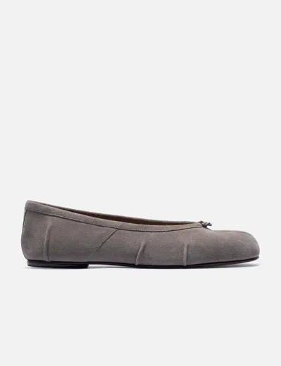 Maison Margiela Tabi Ballerina Suede In Gray