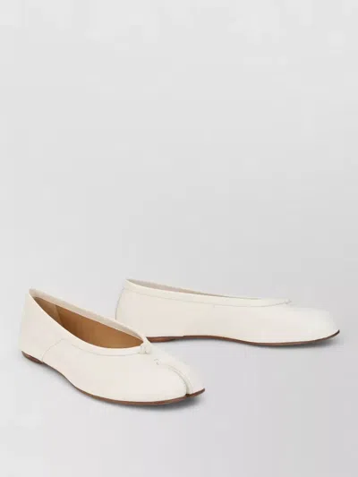 Maison Margiela Tabi New Ballerina Split-toe Patent-leather Ballet Flats In White