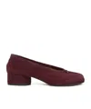 Maison Margiela Tabi Wildleder-pumps Mit Blockabsatz In Red