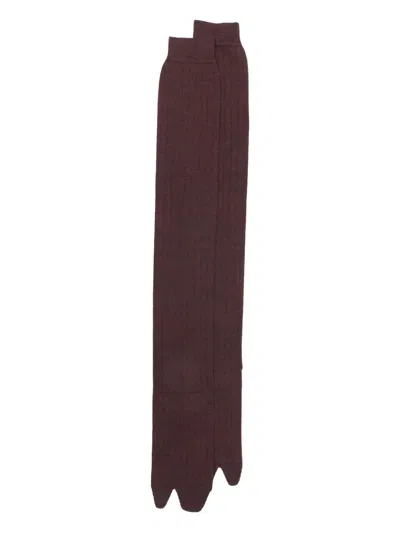 Maison Margiela Tabi Bootleg Ribbed Socks In Brown