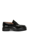 Maison Margiela Tabi Split-toe Patent-leather Loafers In Black