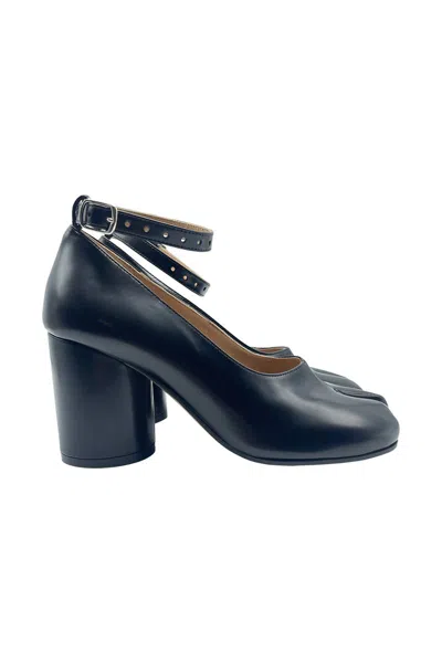 Maison Margiela Tabi Decollete Shoes In Black