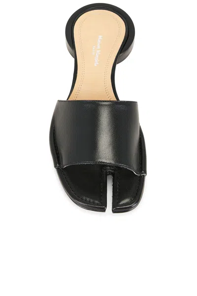 Maison Margiela Tabi Flat Sandal In Black