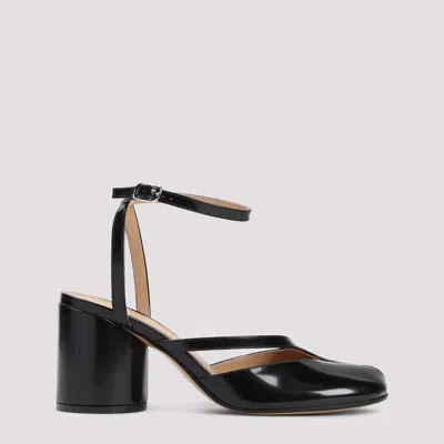 Maison Margiela Tabi Sandals In Brushed Leather In Black