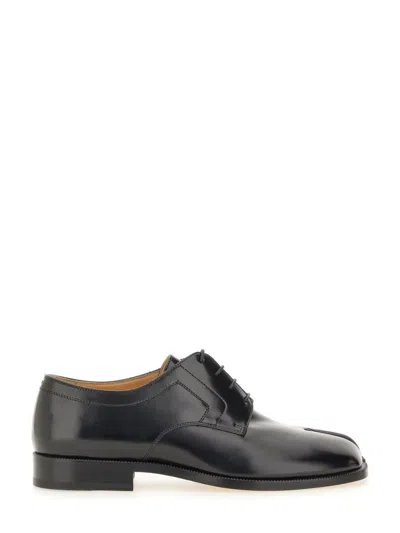 Maison Margiela Tabi Lace-up. In Black