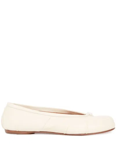 Maison Margiela Tabi Leather Ballerina Shoes In White