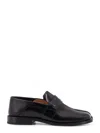 Maison Margiela Split Toe Leather Loafers With Iconic Design In Black