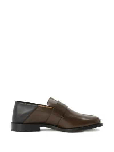 Maison Margiela Tabi Leather Loafers In Brown