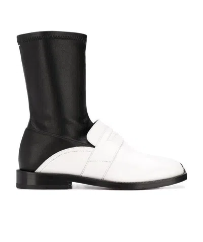 Maison Margiela Tabi Loafer Boots In Black