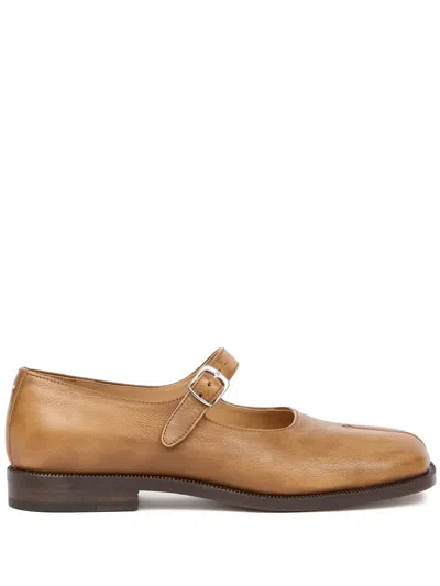 Maison Margiela Tabi Mary Jane Loafers In Neutrals
