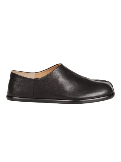 MAISON MARGIELA TABI NERI BASSI IN PELLE MORBIDA, CALZATURA CLASSICA, DETTAGLIO CON TAGLIO FRA LE DITA, SCARPA ACCOL