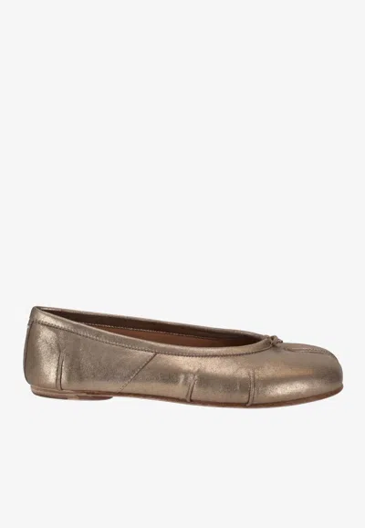 Maison Margiela Tabi New Laminated Leather Ballet Flats In Gold