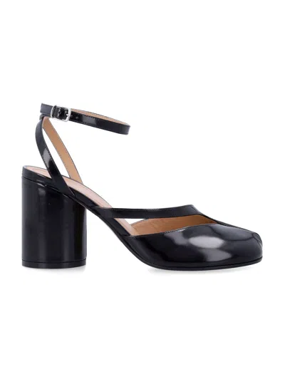 Maison Margiela Tabi Sandals In Brushed Leather In Black