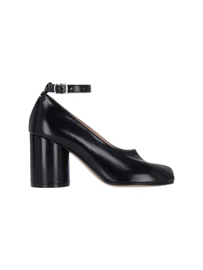 Maison Margiela 'tabi' Décolleté In Black