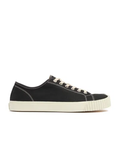 Maison Margiela Tabi Low-top Sneakers In Black