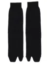 Maison Margiela Calzini Lunghi Tabi In Jersey Di Lana In Black