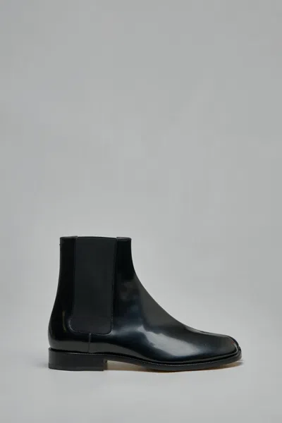 Maison Margiela Tabi Toe Ankle Boots In Black