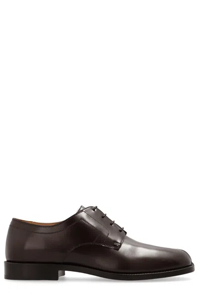 Maison Margiela Tabi Leather Derby Shoes In Brown