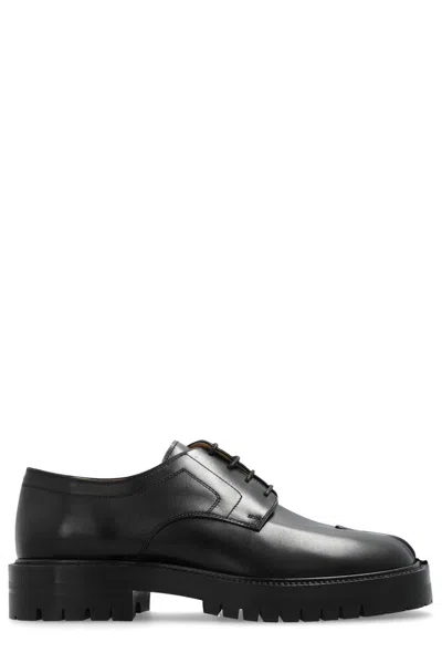 Maison Margiela Tabi Toe Lace Up Shoes In Black