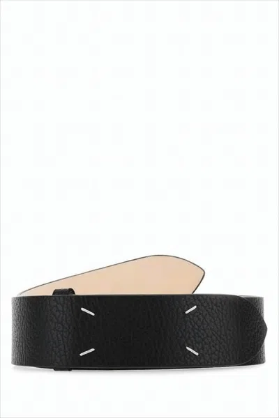 Maison Margiela Textured Leather Belt With Minimalist Design And White Stitching In Black