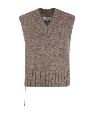 MAISON MARGIELA MAISON MARGIELA V-NECK KNITTED TANK TOP