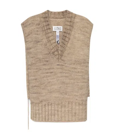Maison Margiela V-neck Knitted Top In Nude