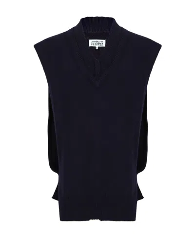 Maison Margiela V-neck Knitted Vest In Black