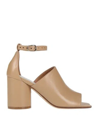 Maison Margiela Woman Sandals Sand Size 6.5 Soft Leather In Beige