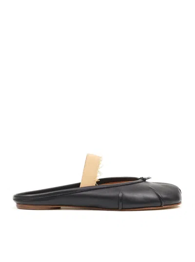 MAISON MARGIELA MAISON MARGIELA WOMEN PUMPS WITH TAB TIP
