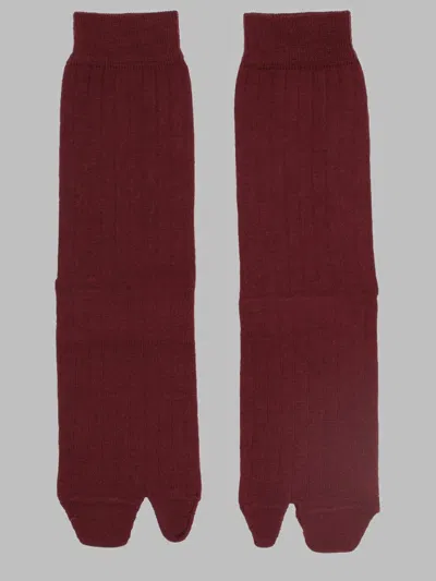Maison Margiela Wool Blend Split-toe Socks In Bordeaux