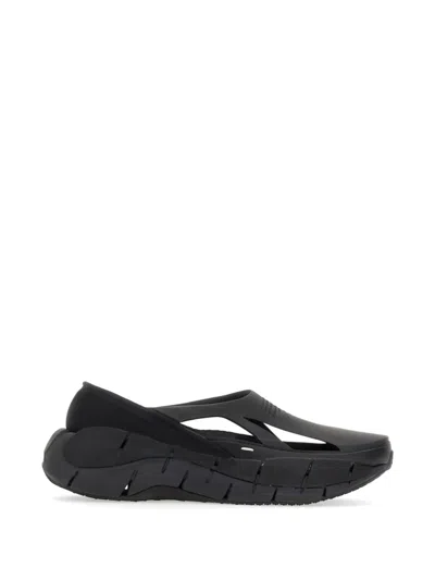 Maison Margiela Comfortable And Lightweight Sneakers In Black